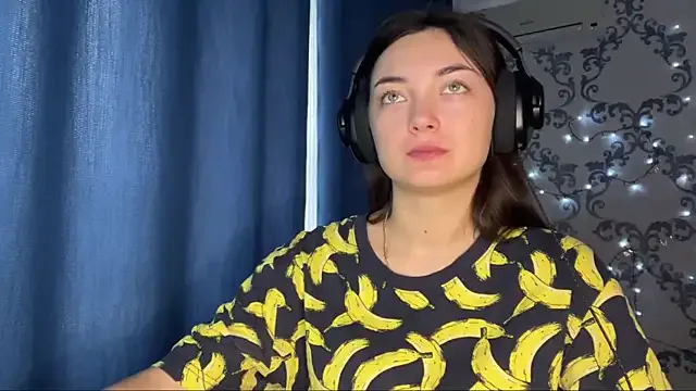 TwotyBright from StripChat