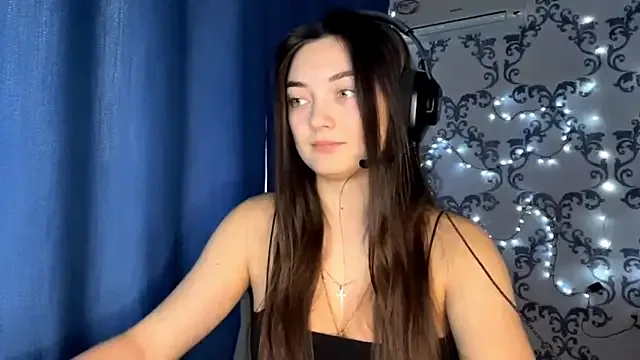 TwotyBright from StripChat