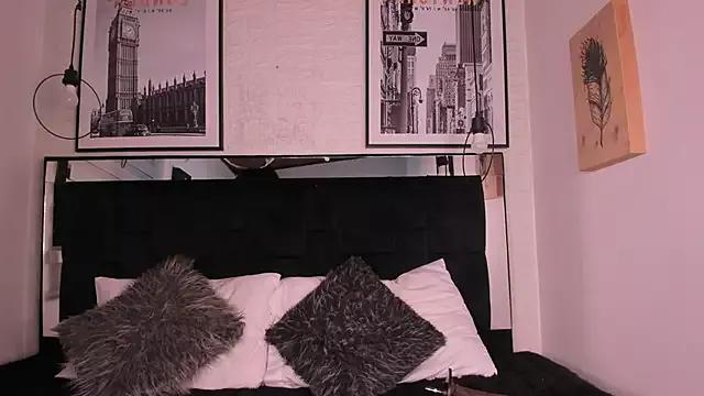 tylla_ from StripChat is Freechat