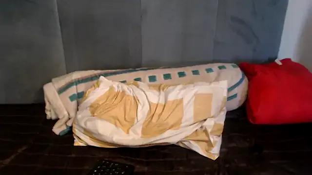 Tyllorsavage from StripChat is Freechat