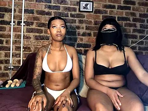 TyraaLee from StripChat is Freechat