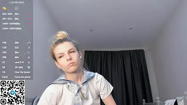 tyty_piupiu from StripChat