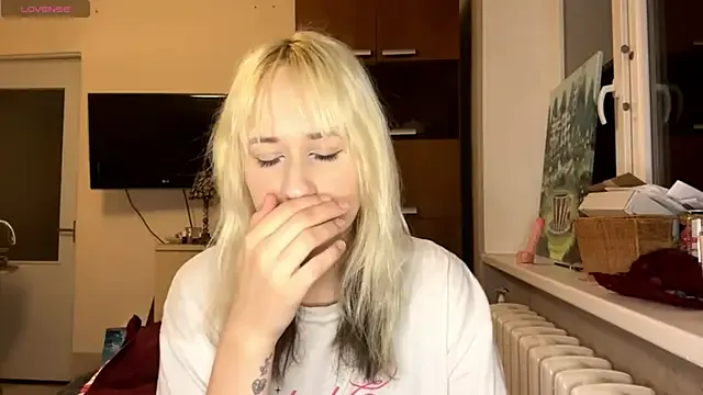 Ulemonala_Cute from StripChat is Freechat