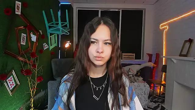 UliaNeer from StripChat is Freechat