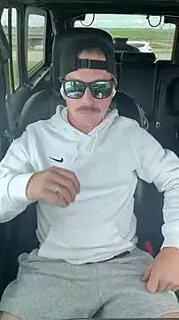 uncut_luke from StripChat