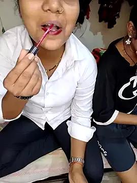 Unique_MomandDaughterrs from StripChat is Freechat