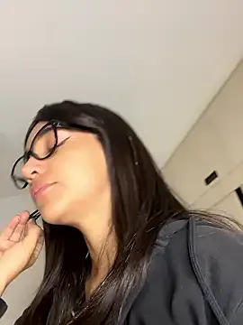 uniquerossie from StripChat is Freechat