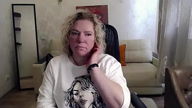 unsual_milf from StripChat