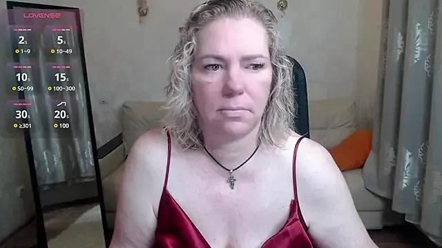 unsual_milf from StripChat