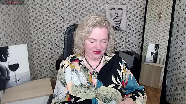 unsual_milf from StripChat