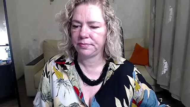 unsual_milf from StripChat