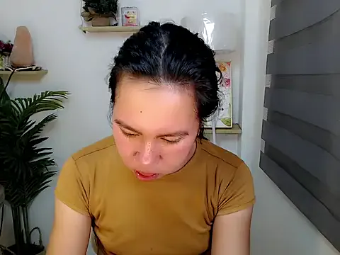 Ur_lovely_kim from StripChat is Freechat