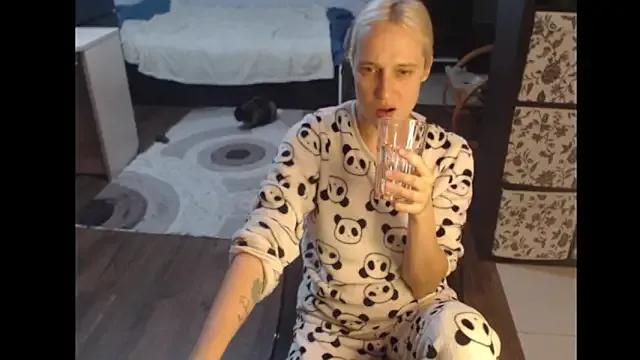 Ur_SweetLuckyGirl777 from StripChat is Freechat