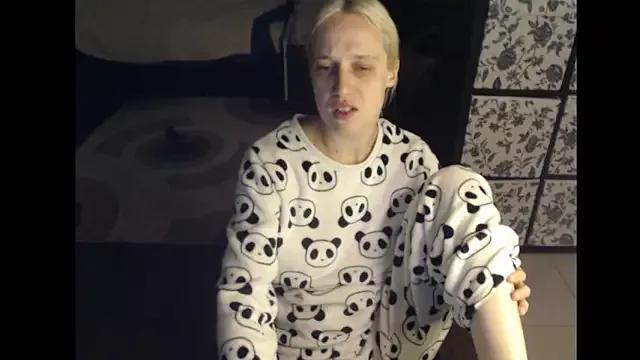 Ur_SweetLuckyGirl777 from StripChat is Freechat