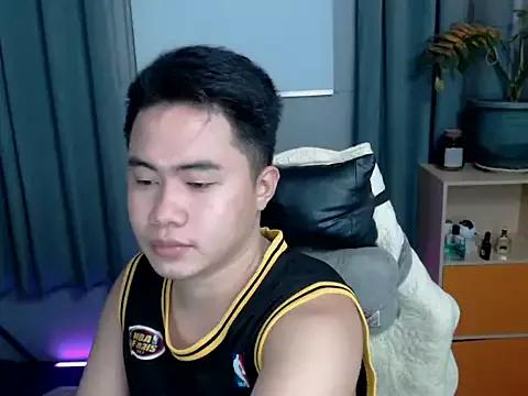 urbigcockbaby from StripChat is Freechat