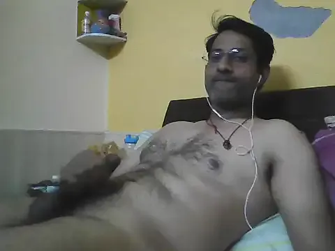 urbrownbunny on StripChat 