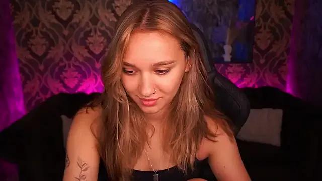 UrMuseOn from StripChat