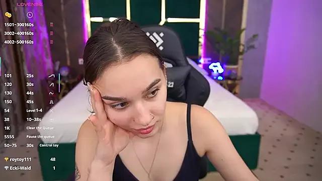 UrMuseOn from StripChat