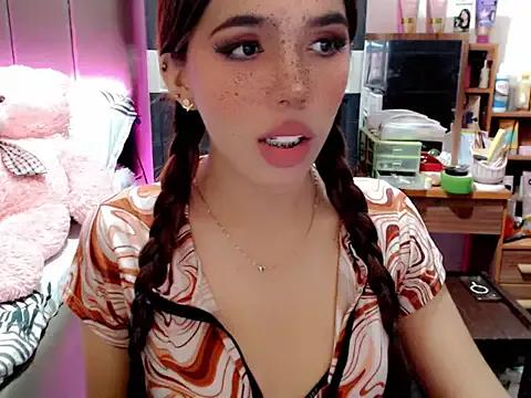 urswtasian_chesca from StripChat is Freechat