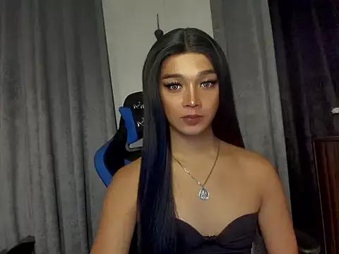 urtrinitylicious from StripChat