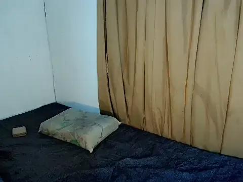 Urultimate_milker from StripChat