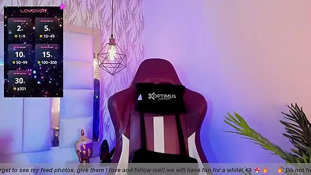 Try our streaming cams variety and talk on a personal level with our adorable girls streamers, showing off their bountiful shapes and dildos.