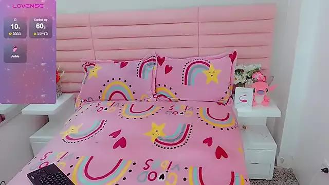 valentina_skinnyx from StripChat is Freechat