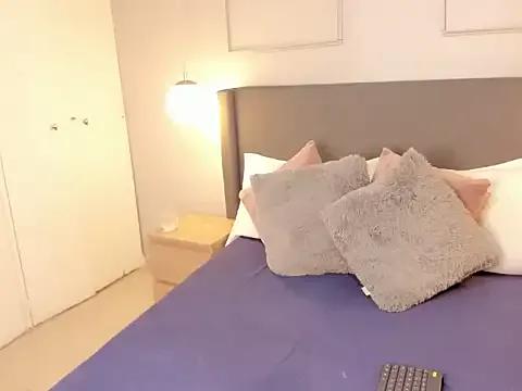 Valentinaa_Fox from StripChat is Freechat