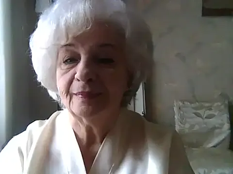 ValeriaKroww from StripChat is Freechat