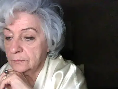 ValeriaKroww from StripChat is Freechat