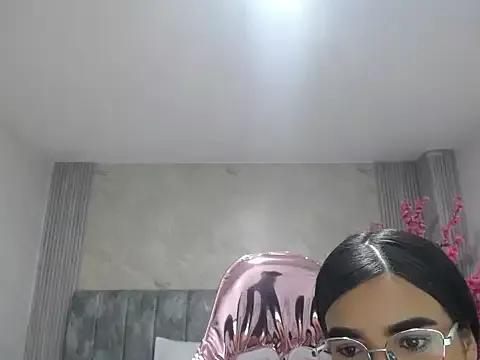 valerie2005_s from StripChat is Freechat