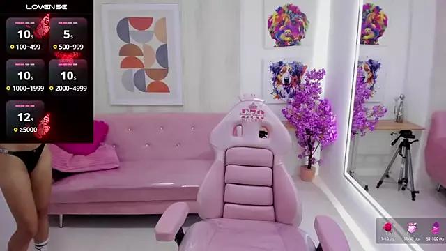 Try our streaming cams variety and talk on a personal level with our adorable girls streamers, showing off their bountiful shapes and dildos.