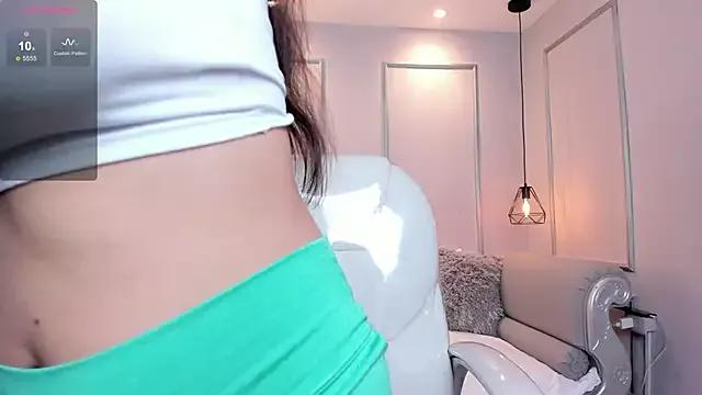 Try our streaming cams variety and talk on a personal level with our adorable girls streamers, showing off their bountiful shapes and dildos.