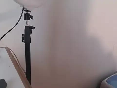 VALERIXS from StripChat is Freechat