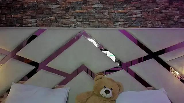 Try our streaming cams variety and talk on a personal level with our adorable girls streamers, showing off their bountiful shapes and dildos.