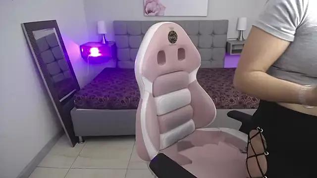 Valery_Curves_ from StripChat is Freechat