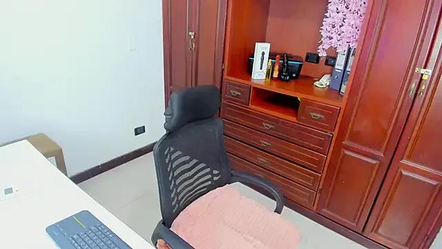 ValkiriaContee from StripChat is Freechat