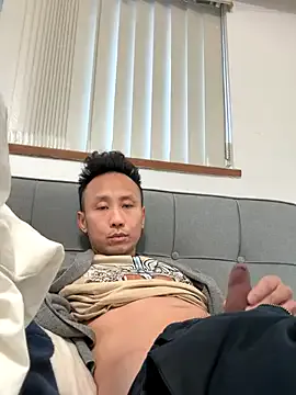 vallent970 on StripChat 