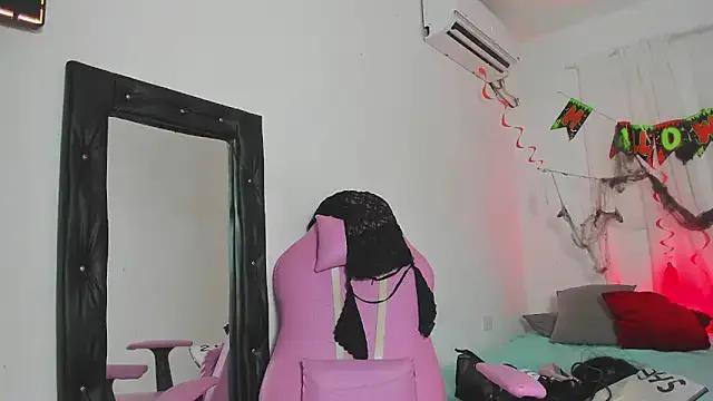 Try our streaming cams variety and talk on a personal level with our adorable girls streamers, showing off their bountiful shapes and dildos.