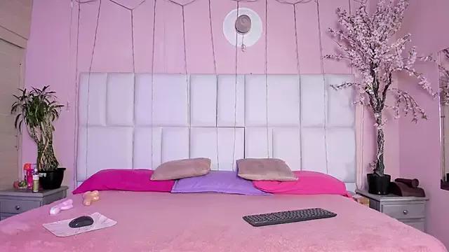 Vanessa-Arango from StripChat is Freechat
