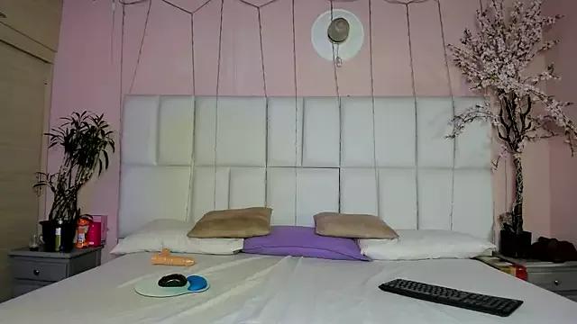 Try our streaming cams variety and talk on a personal level with our adorable girls streamers, showing off their bountiful shapes and dildos.