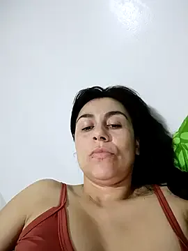 vanessa-titisM from StripChat is Freechat