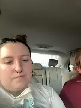 vanessraine from StripChat is Freechat