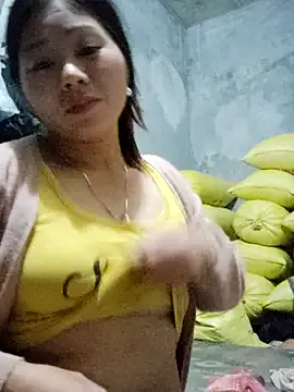 vangkt-cute from StripChat is Freechat