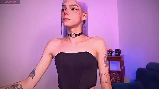 Try our streaming cams variety and talk on a personal level with our adorable girls streamers, showing off their bountiful shapes and dildos.