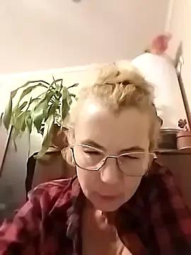 VasylynaLove42 from StripChat is Freechat