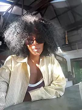 Vaylisse from StripChat is Freechat