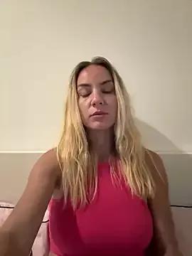 Vayselina from StripChat is Freechat
