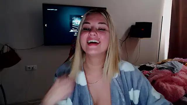 VelleryKinky from StripChat