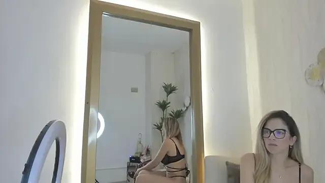Velora__ from StripChat